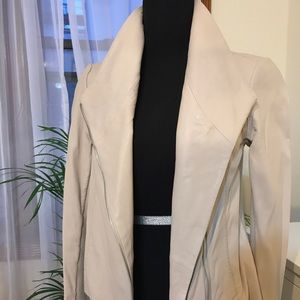 Vince leather jacket in cream size XS